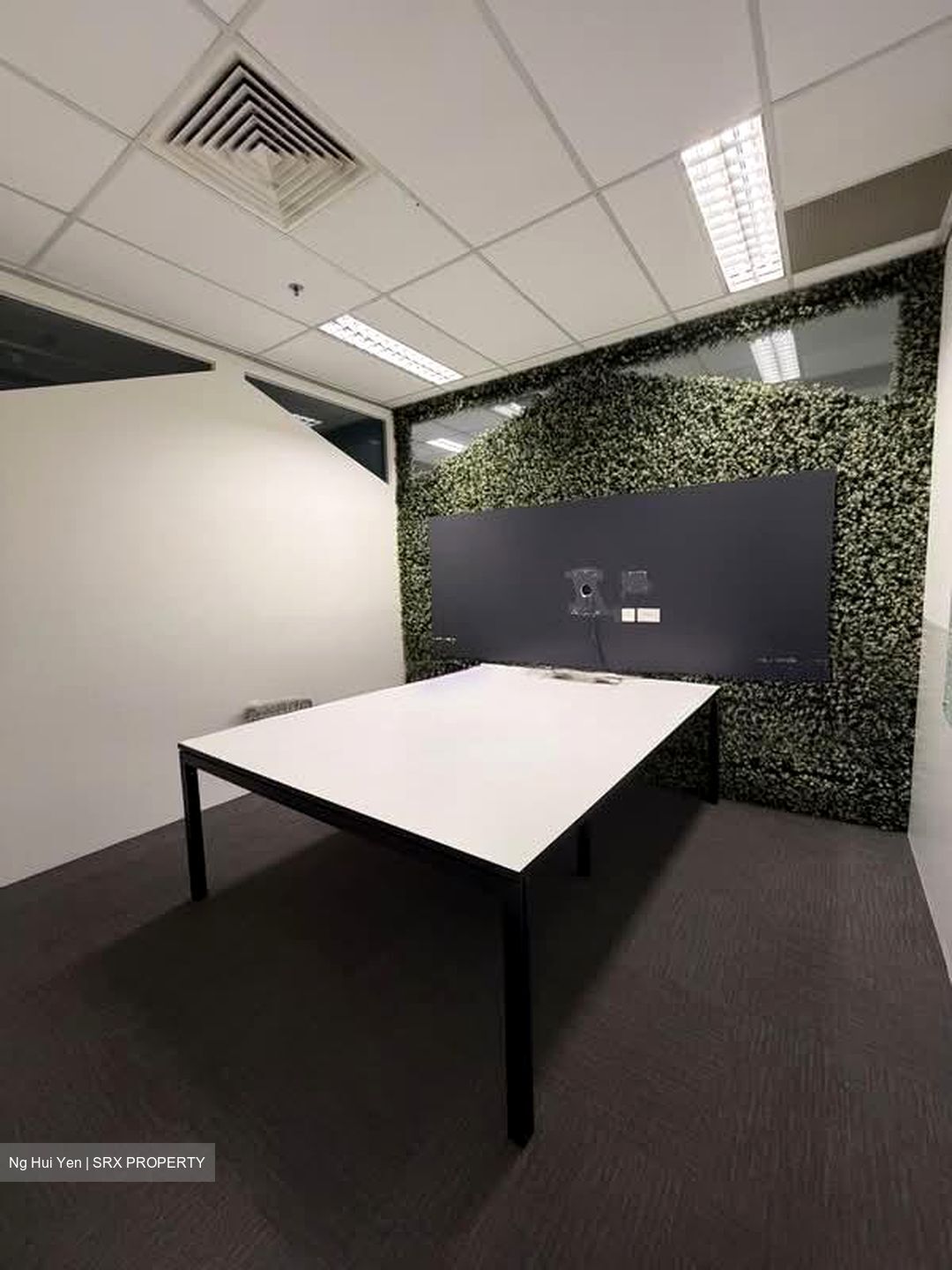 Dapenso Building (D1), Office #577742571